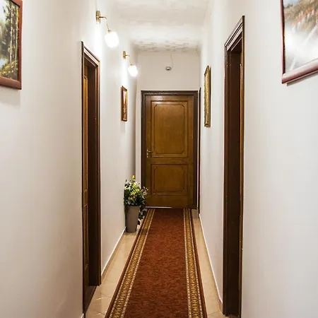 Matild Apartmanhaz * Шиофок