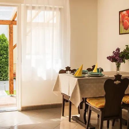 アパート Matild Apartmanhaz *