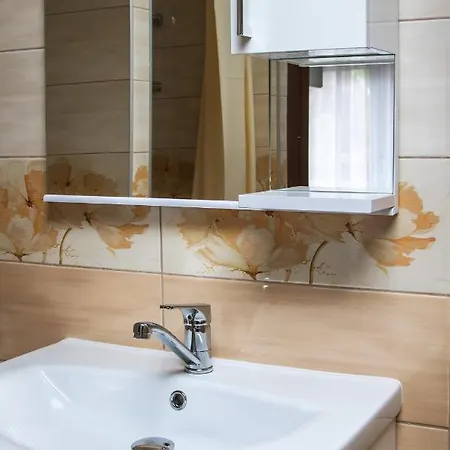 Matild Apartmanhaz Шиофок