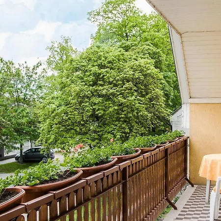 アパート Matild Apartmanhaz シオーフォク