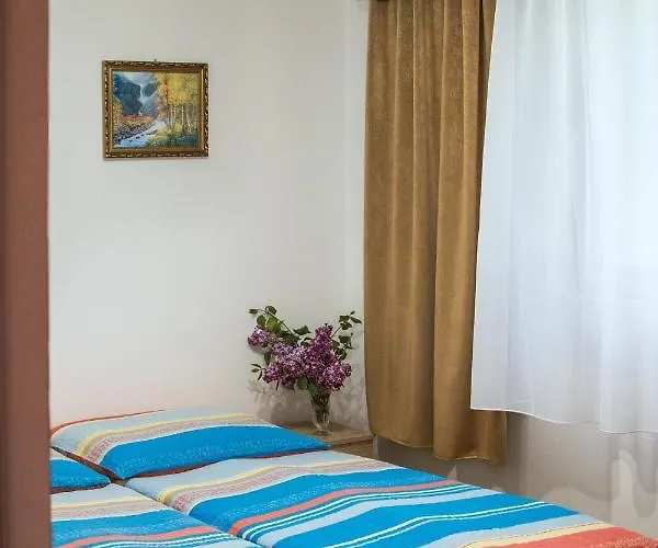 Matild Apartmanhaz * شيوفوك