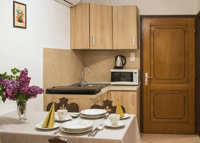 Matild Apartmanhaz * شيوفوك