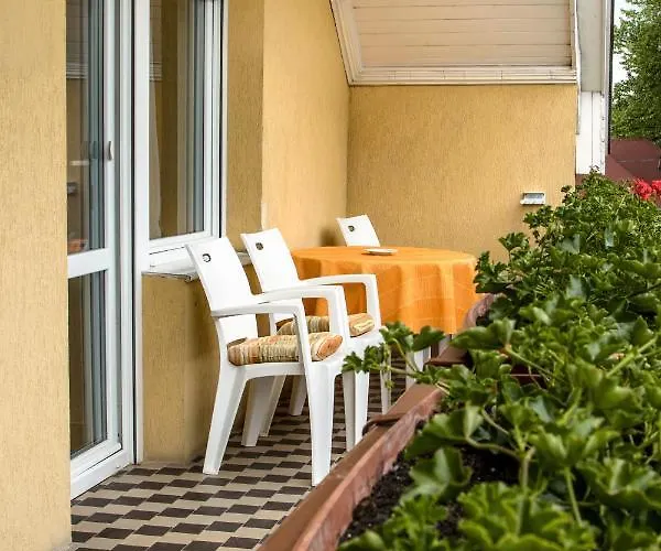 شقة Matild Apartmanhaz *