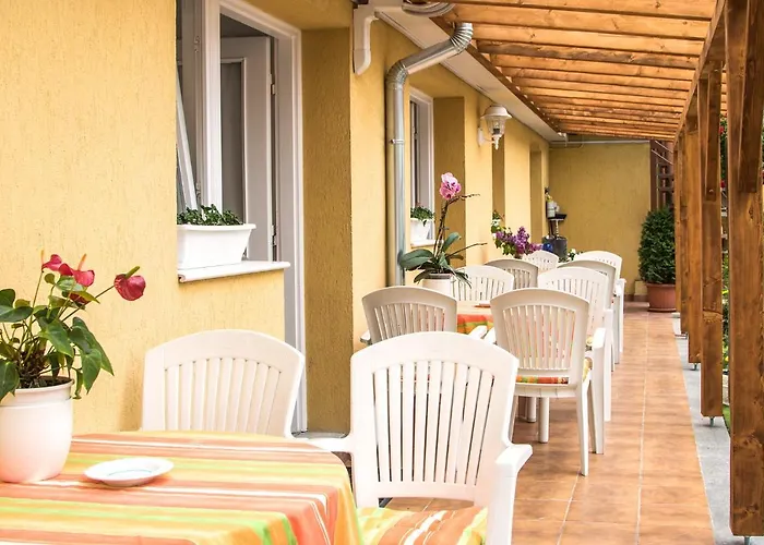 Matild Apartmanhaz * شيوفوك