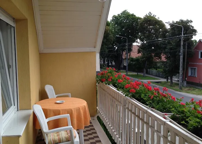 شقة Matild Apartmanhaz *